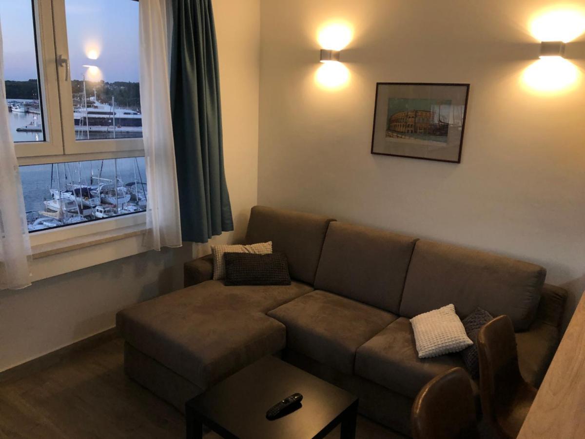 Pula Center Seaview Apartment Buitenkant foto