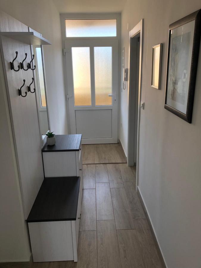 Pula Center Seaview Apartment Buitenkant foto