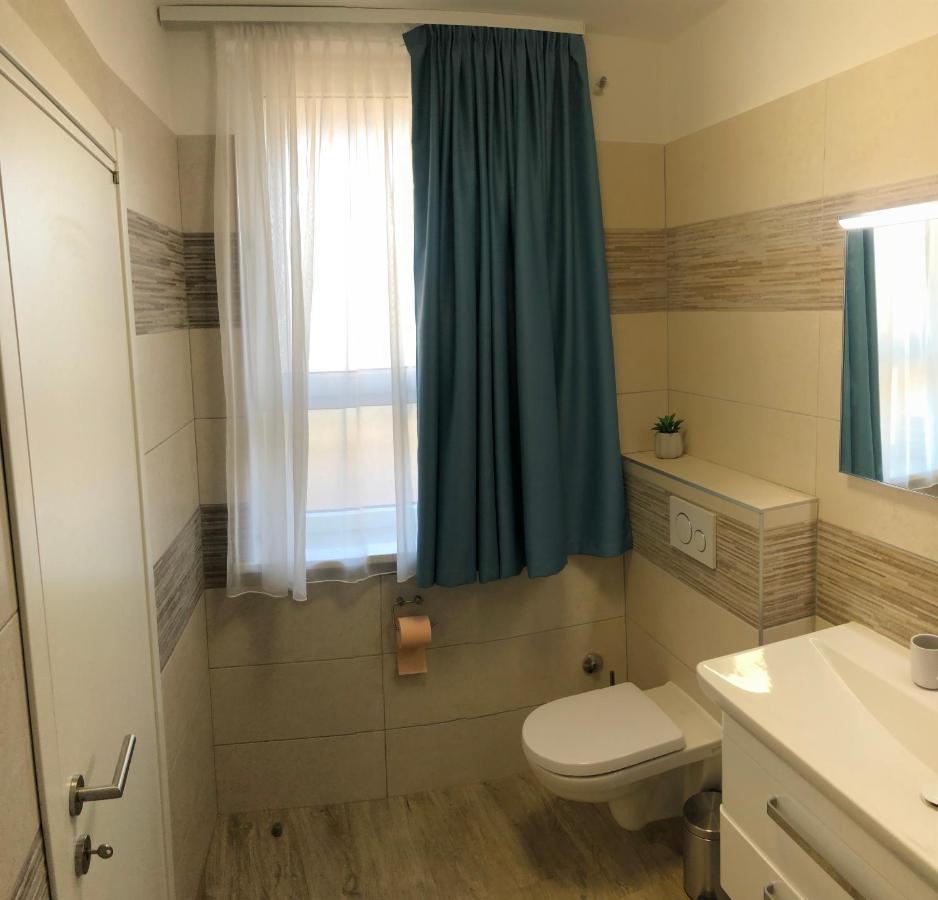 Pula Center Seaview Apartment Buitenkant foto